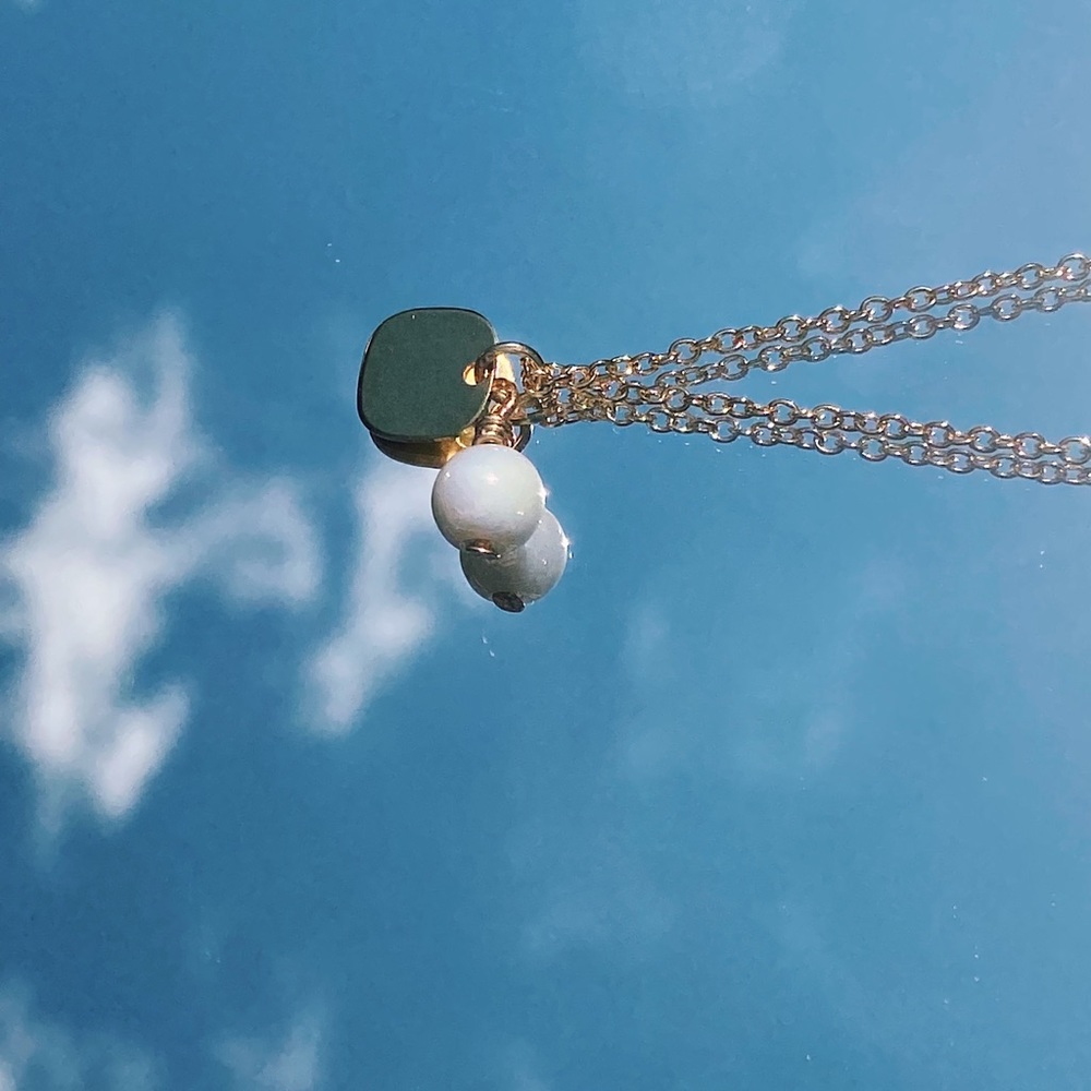 gold pearl necklace